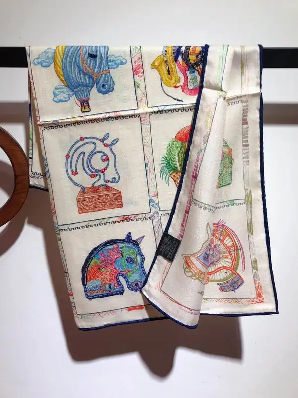 Hermes 70X70cm  70%羊绒 30%真丝 E37 (5)